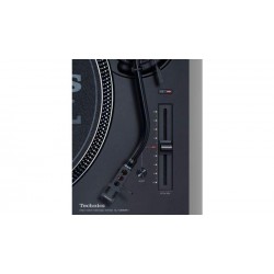 Technics SL-1210 MK7  Technics SL-1210 MK7