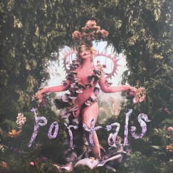 Melanie Martinez - Portals (LP - ed. Limitada - color Bloodshot Translucent) Melanie Martinez - Portals (LP - ed. Limitada - color Bloodshot Translucent)