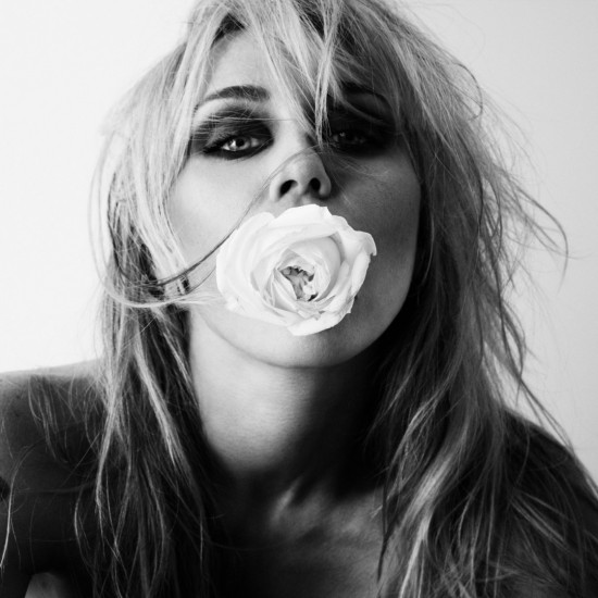 Miley Cyrus - Bass Persuades (LP - Gatefold + Poster)